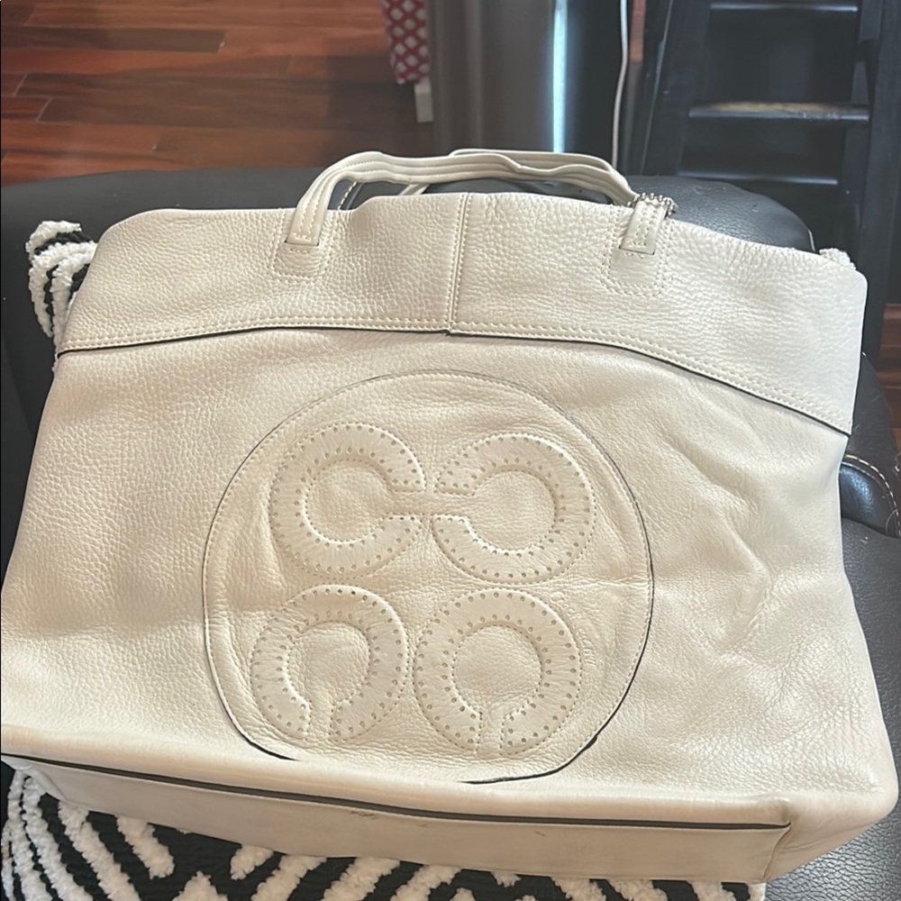 Elegant Cream Leather Coach Tote Bag